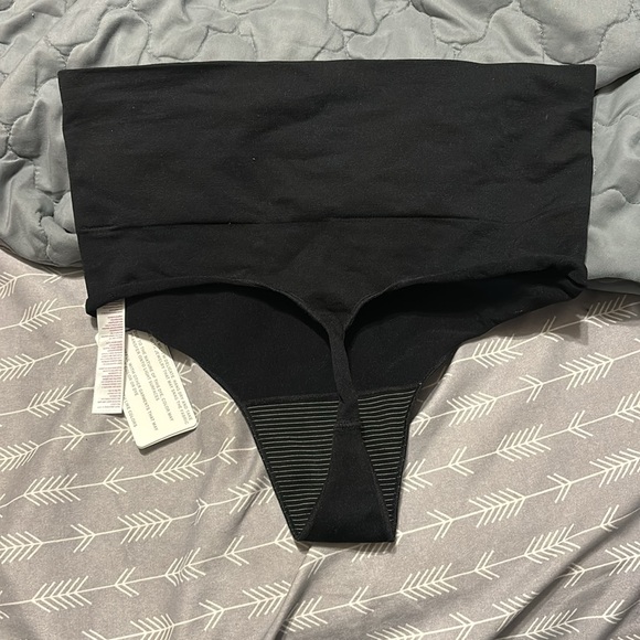 Shapewear Thong from Fabletics - Picture 2 of 5